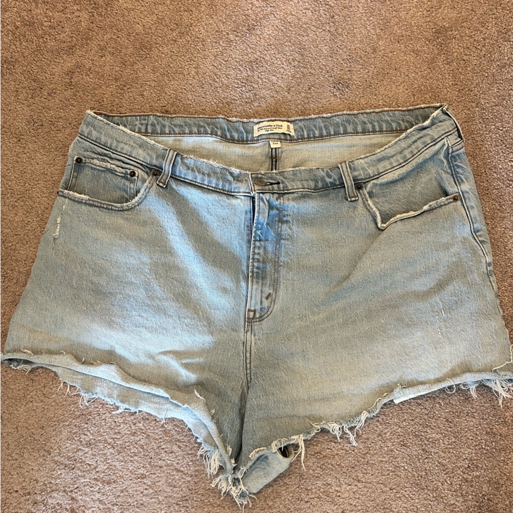 Abercrombie curve love short